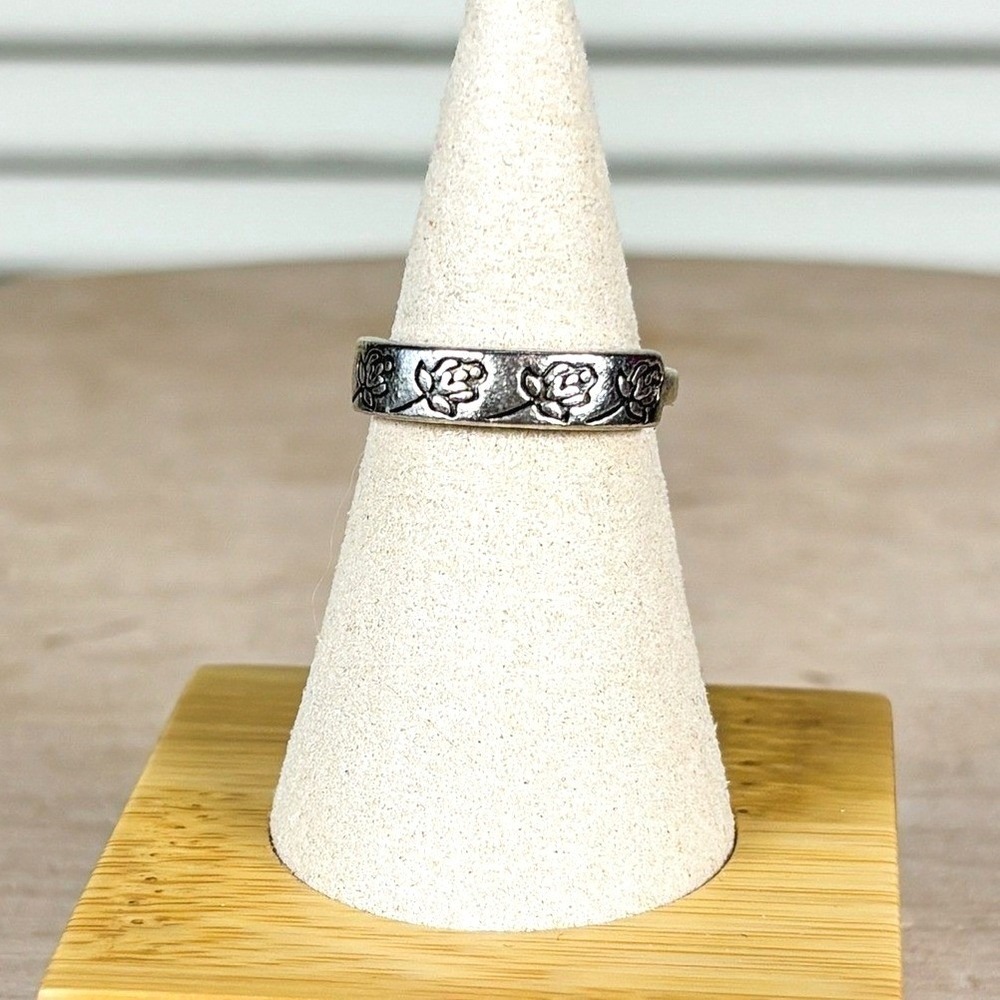 Vintage Boho Silver Rose Band Ring Etched Floral Design